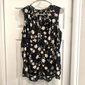 Simply Vera Vera Wang Black and White Floral Blouse